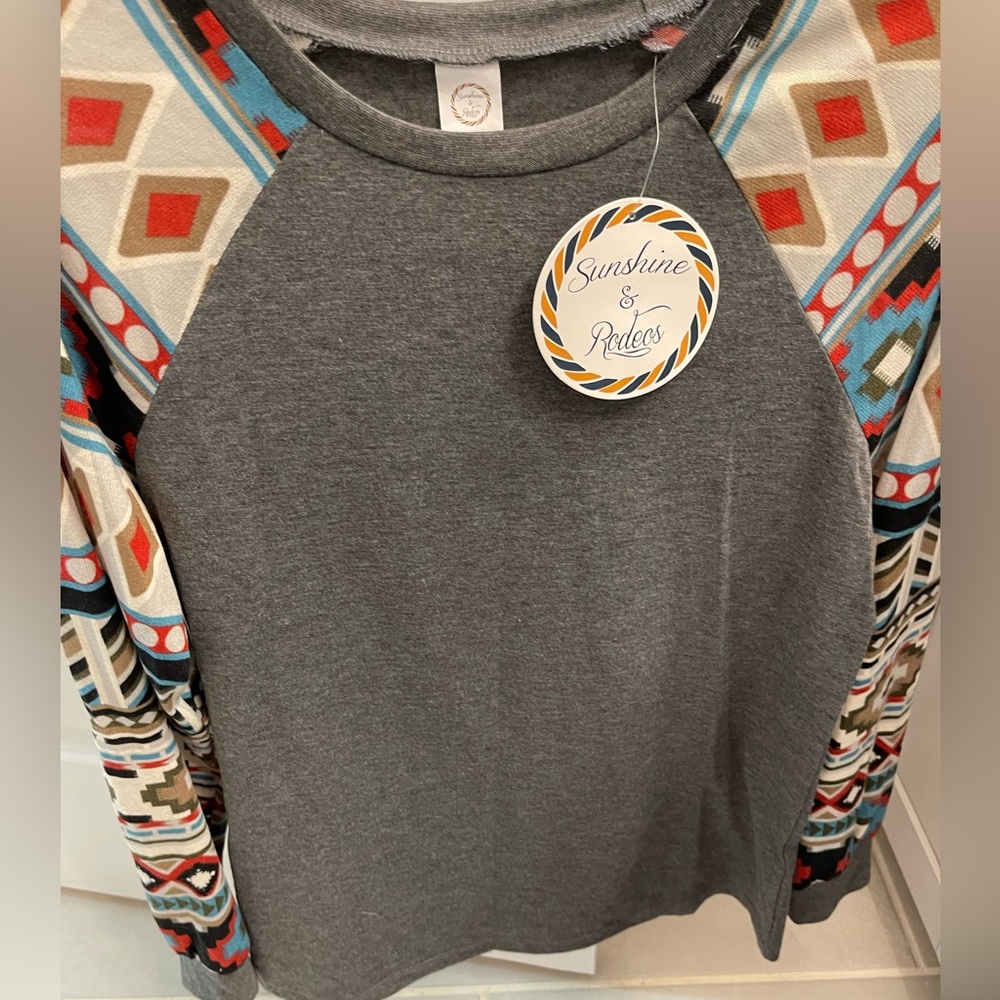 Sunshine & Rodeos Grey & Aztec Long Sleeve Top NWT